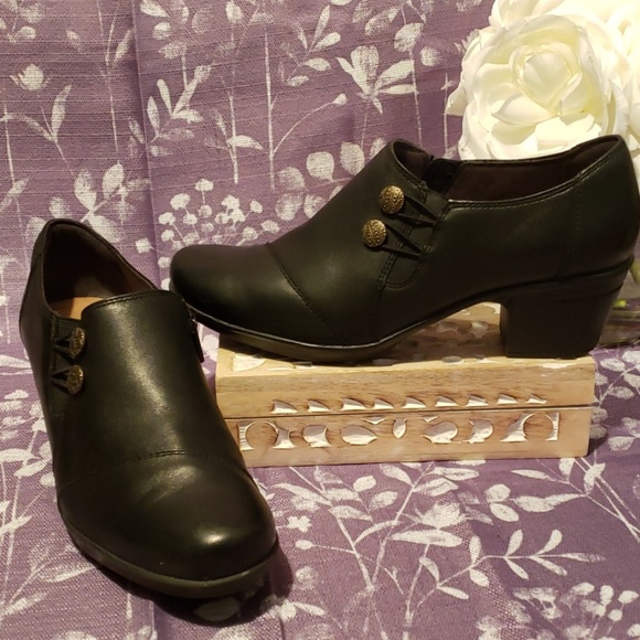 kendra accent clarks